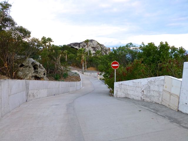 Name:  Road to Colombier Beach.jpg
Views: 9716
Size:  52.4 KB
