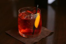 800px-Negroni_served_in_Vancouver_BC.jpg