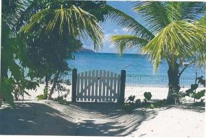 gate-to-the-st-barts-beach