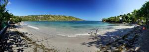 kids-on-marigot-beach-panarama